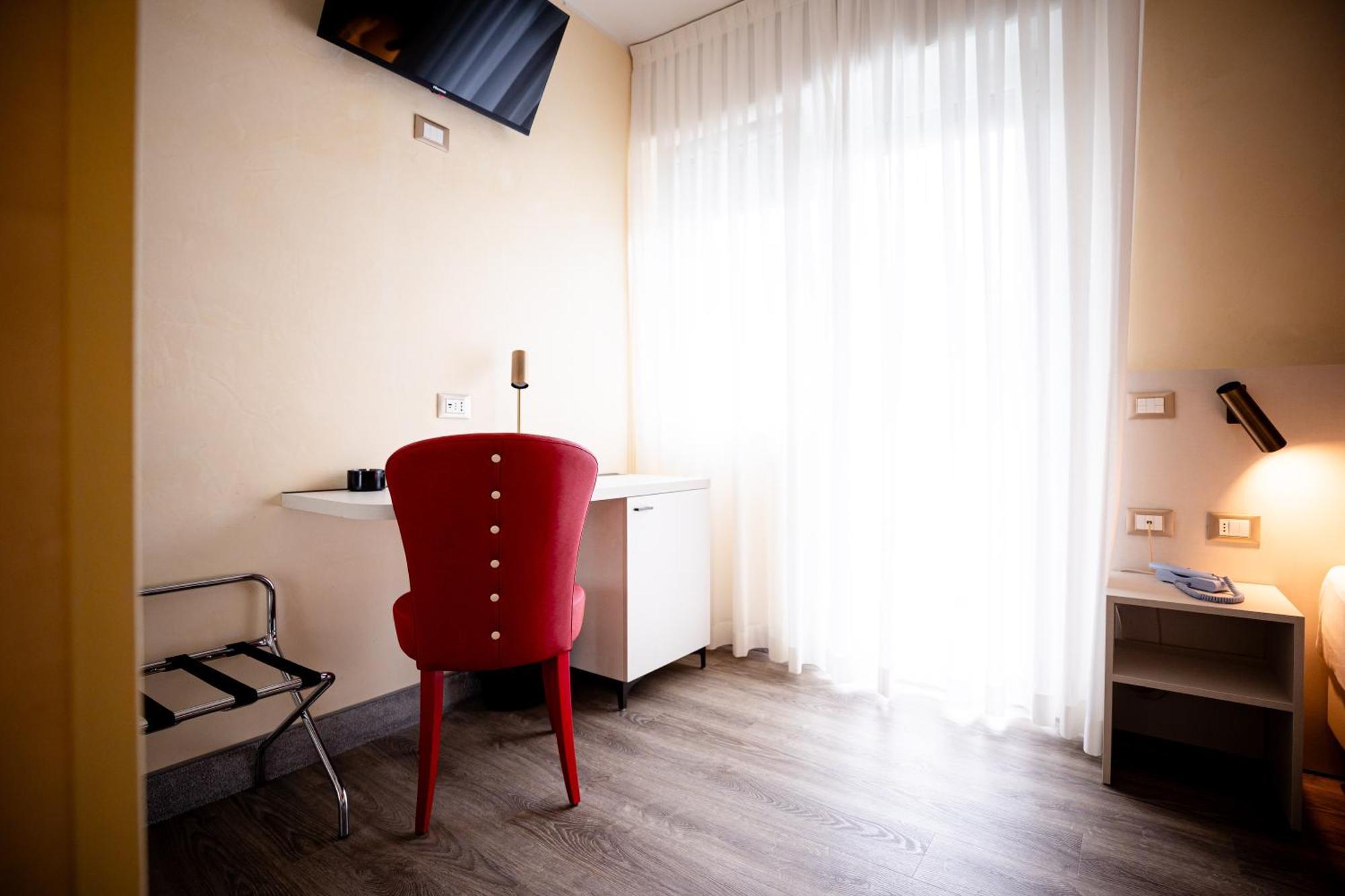 Hotel Arizona リニャーノ・サッビアドーロ エクステリア 写真