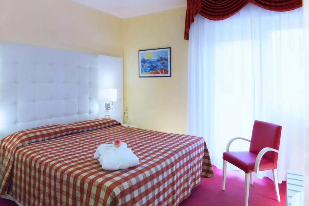Hotel Arizona リニャーノ・サッビアドーロ エクステリア 写真